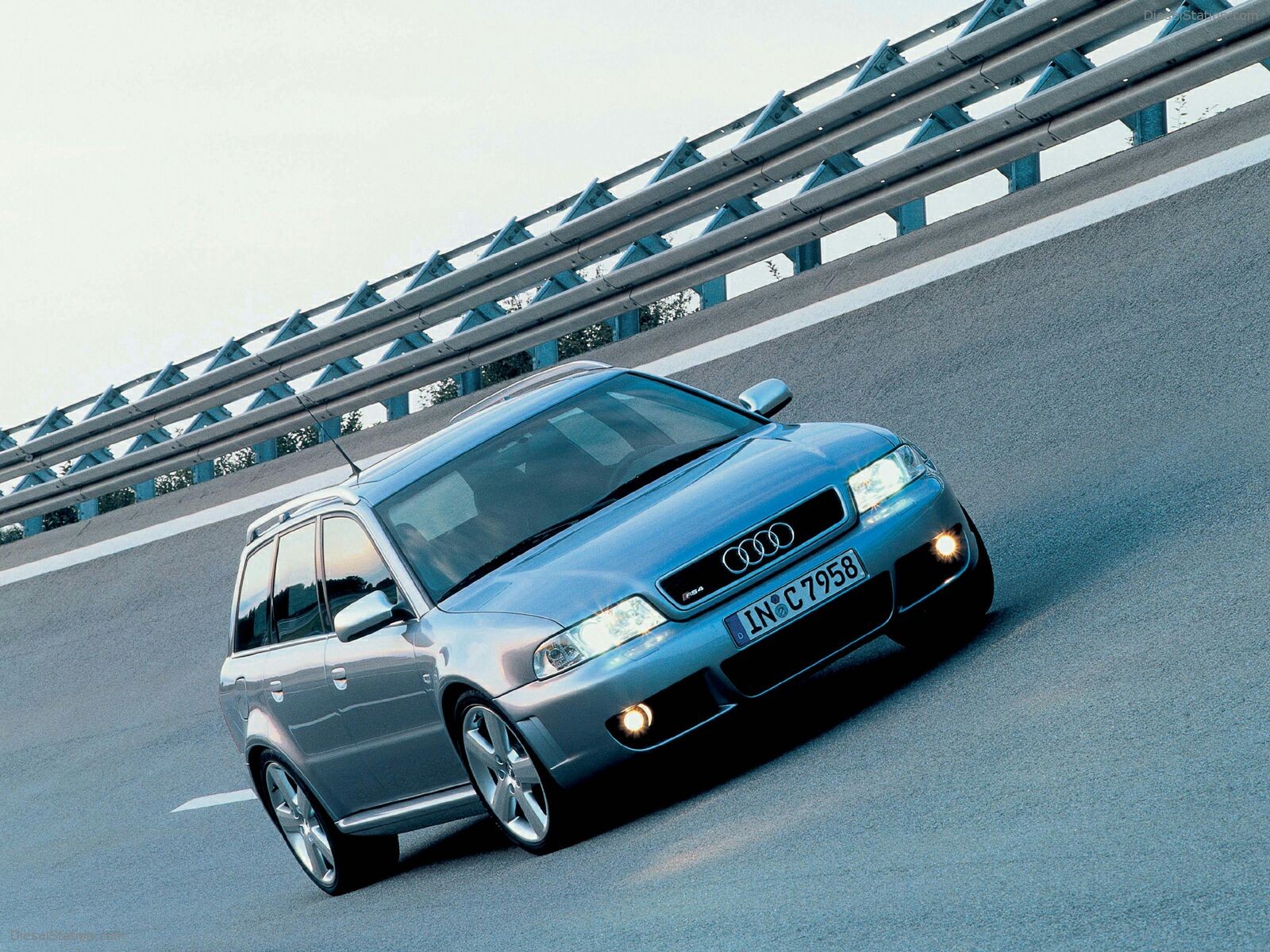 Audi RS4 (2000)